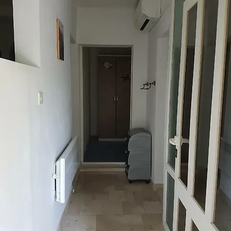 Διαμέρισμα Nina *